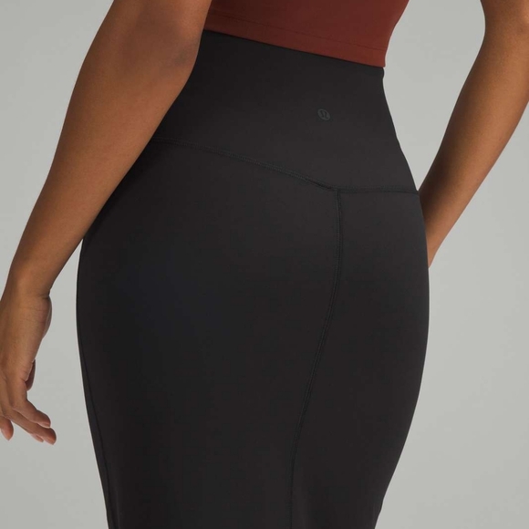 Lululemon Nulu Slim-Fit High-Rise Skirt Black - Picture 3 of 9